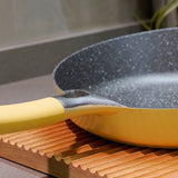 AKIS - LE MACARON Cast Aluminum Pan Yellow Ø24